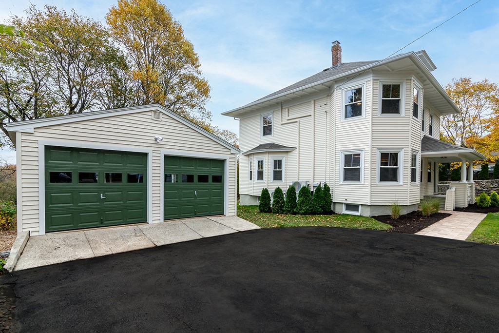 612 Warwick Neck Avenue