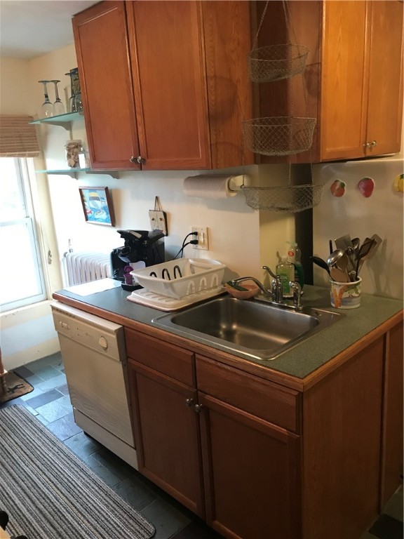 Newport, Rhode Island 02840, United States, 2 Bedrooms Bedrooms, ,2 BathroomsBathrooms,Residential,Active,19042