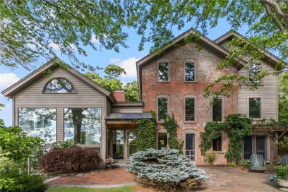 10 Nayatt Road Barrington RI 02806
