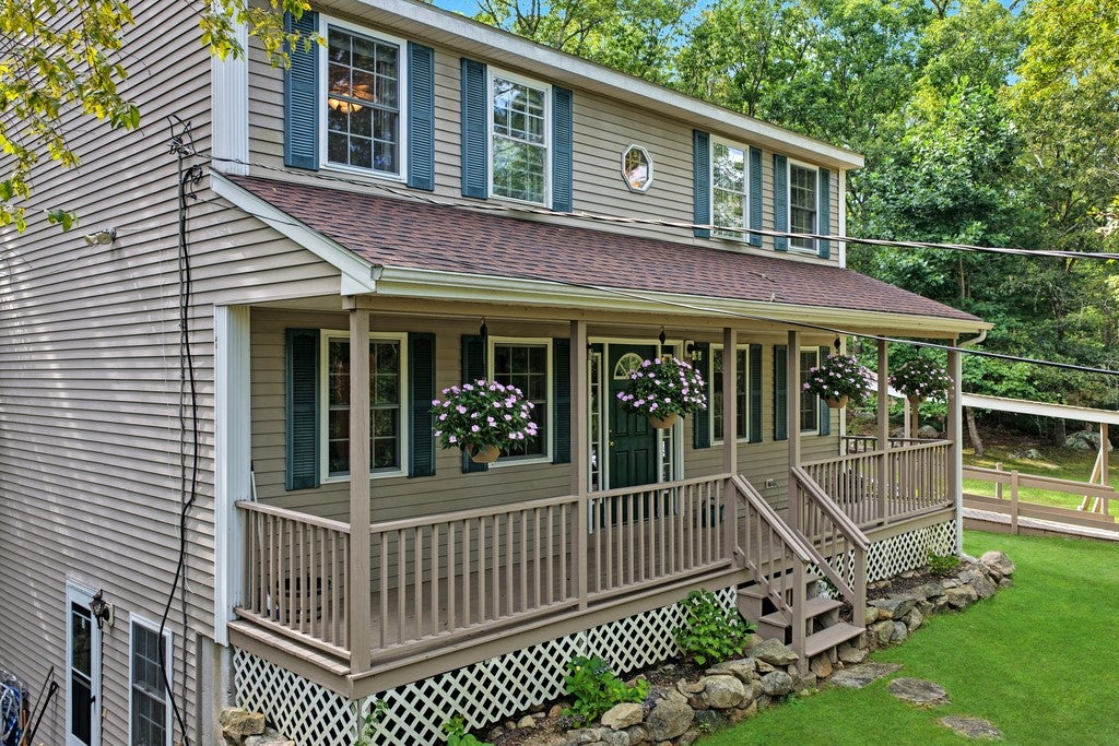 19 Muratore Lane