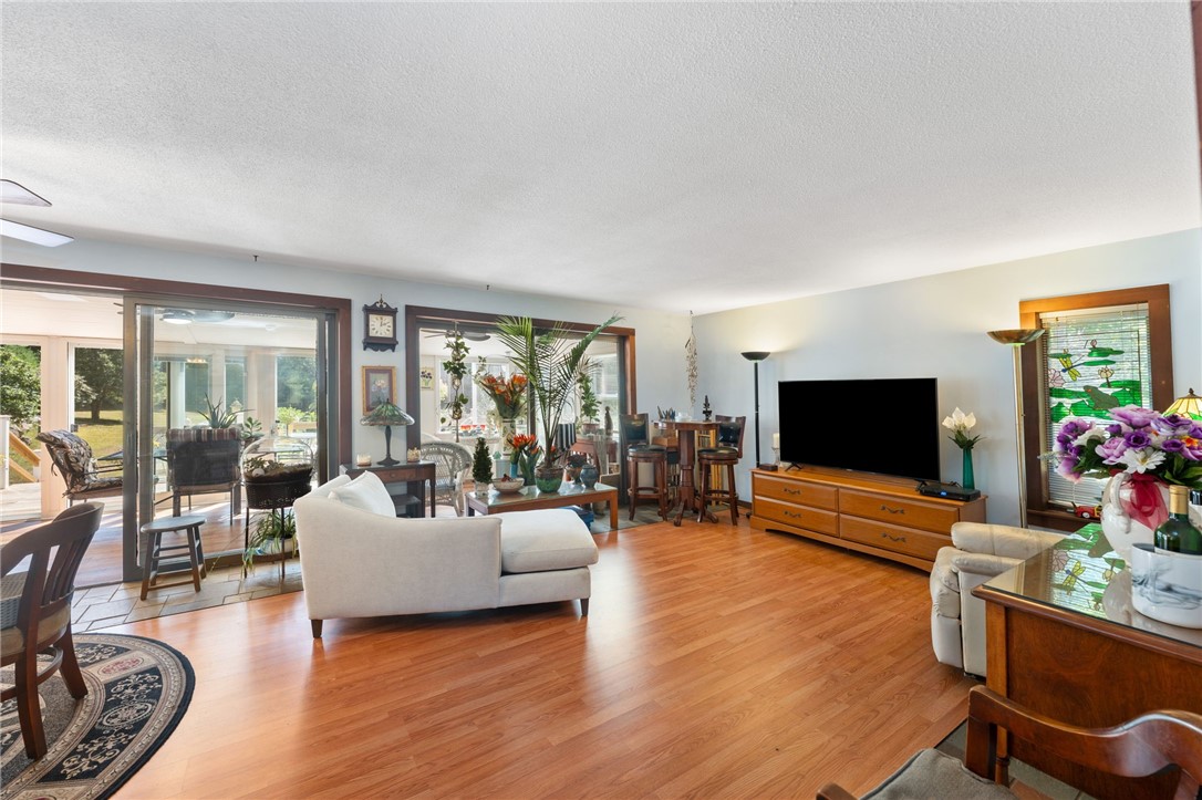 Richmond, Rhode Island 02892, United States, 3 Bedrooms Bedrooms, ,2 BathroomsBathrooms,Residential,Active,246721