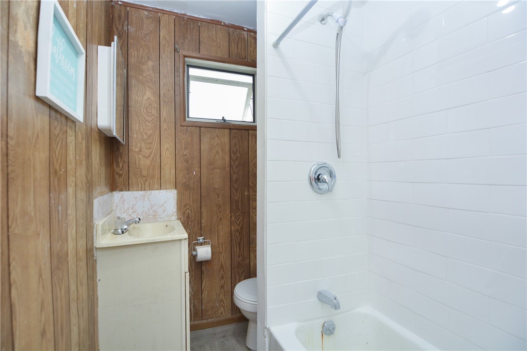 Central Falls, Rhode Island 02863, United States, 5 Bedrooms Bedrooms, ,3 BathroomsBathrooms,Residential,Active,153078