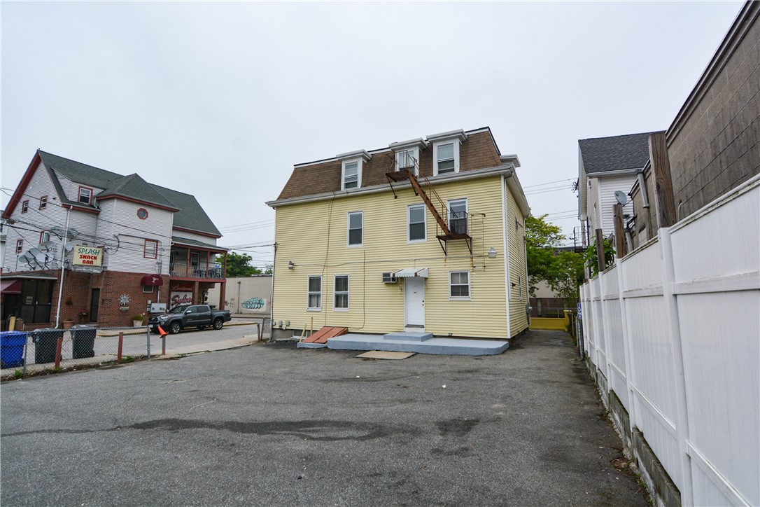 534 Lonsdale Avenue