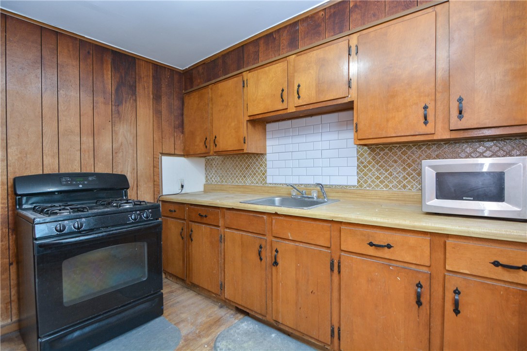 Central Falls, Rhode Island 02863, United States, 5 Bedrooms Bedrooms, ,3 BathroomsBathrooms,Residential,Active,153078