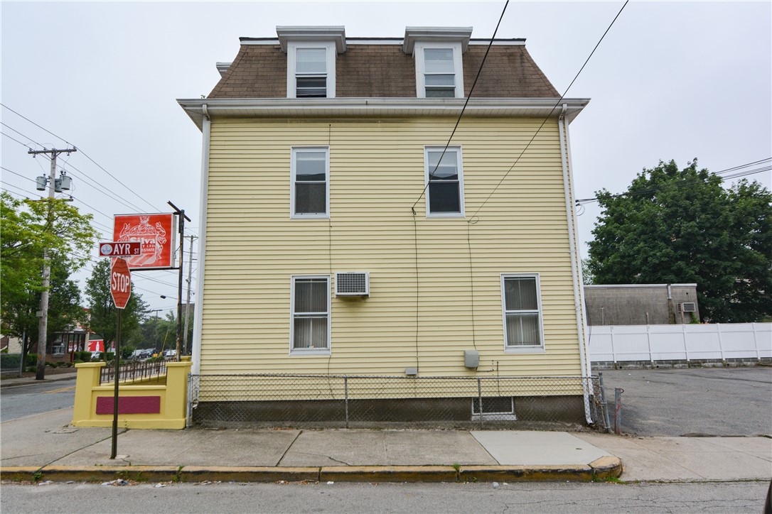 534 Lonsdale Avenue
