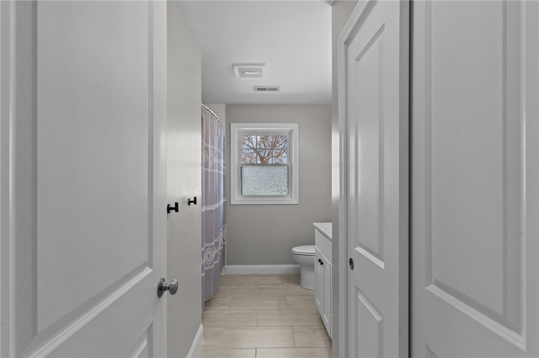 Warwick, Rhode Island 02889, United States, 3 Bedrooms Bedrooms, ,3 BathroomsBathrooms,Residential,Active,100040