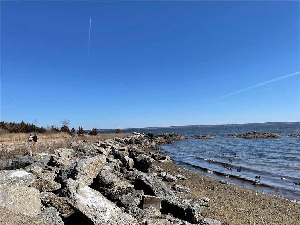 Warwick, Rhode Island 02889, United States, 3 Bedrooms Bedrooms, ,3 BathroomsBathrooms,Residential,Active,100040