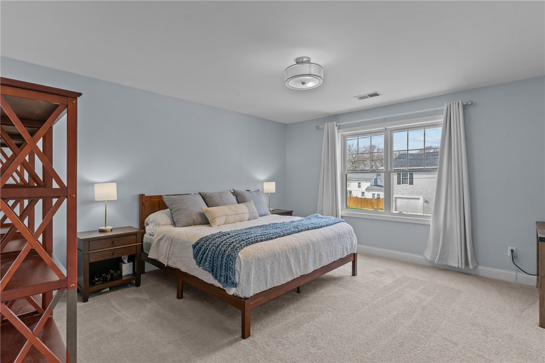 Warwick, Rhode Island 02889, United States, 3 Bedrooms Bedrooms, ,3 BathroomsBathrooms,Residential,Active,100040