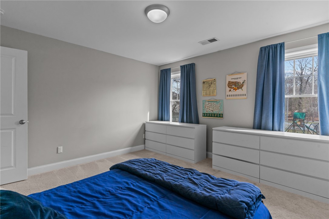 Warwick, Rhode Island 02889, United States, 3 Bedrooms Bedrooms, ,3 BathroomsBathrooms,Residential,Active,100040