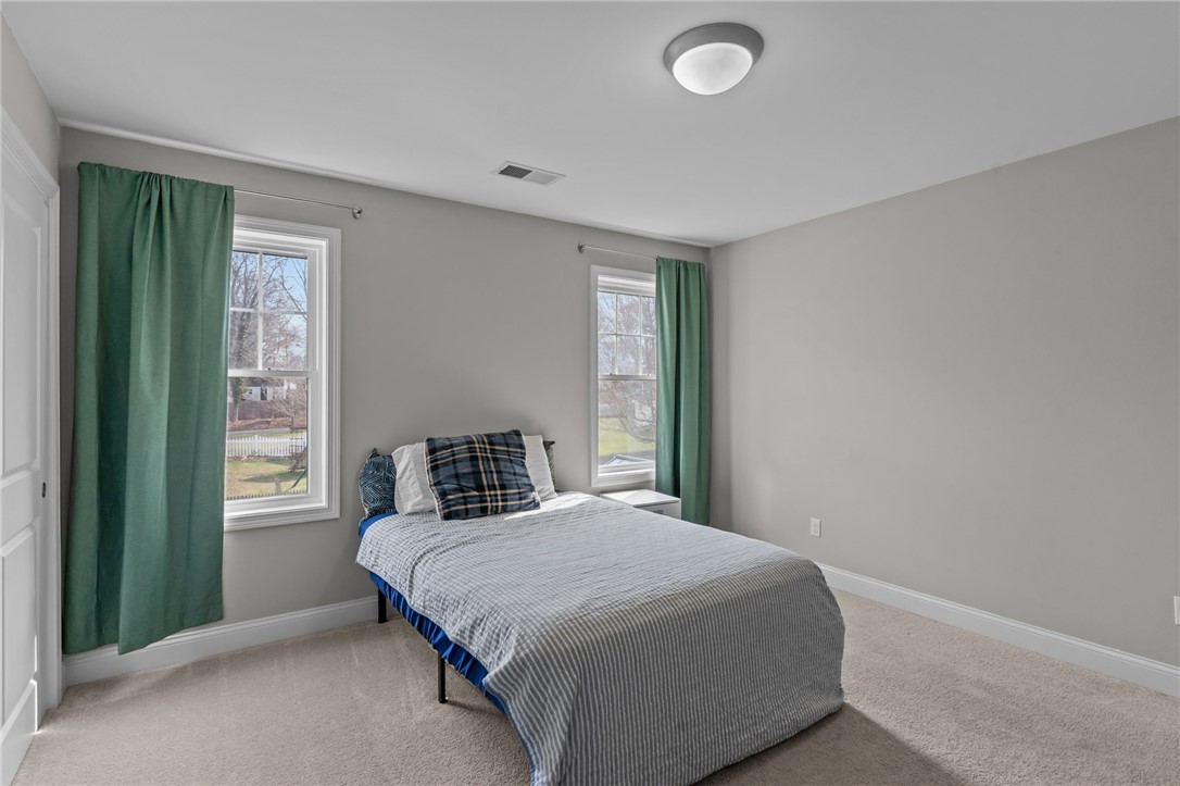 Warwick, Rhode Island 02889, United States, 3 Bedrooms Bedrooms, ,3 BathroomsBathrooms,Residential,Active,100040