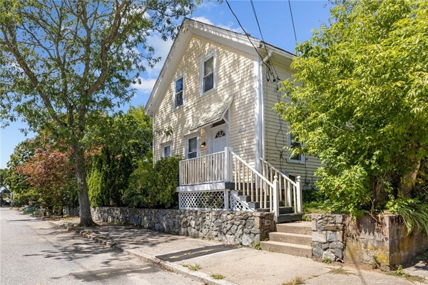 217 BAY VIEW AVE, CRANSTON, RI 02905 - Image ce1a96ebc1c08794e7b08b2e653f6037/109482402