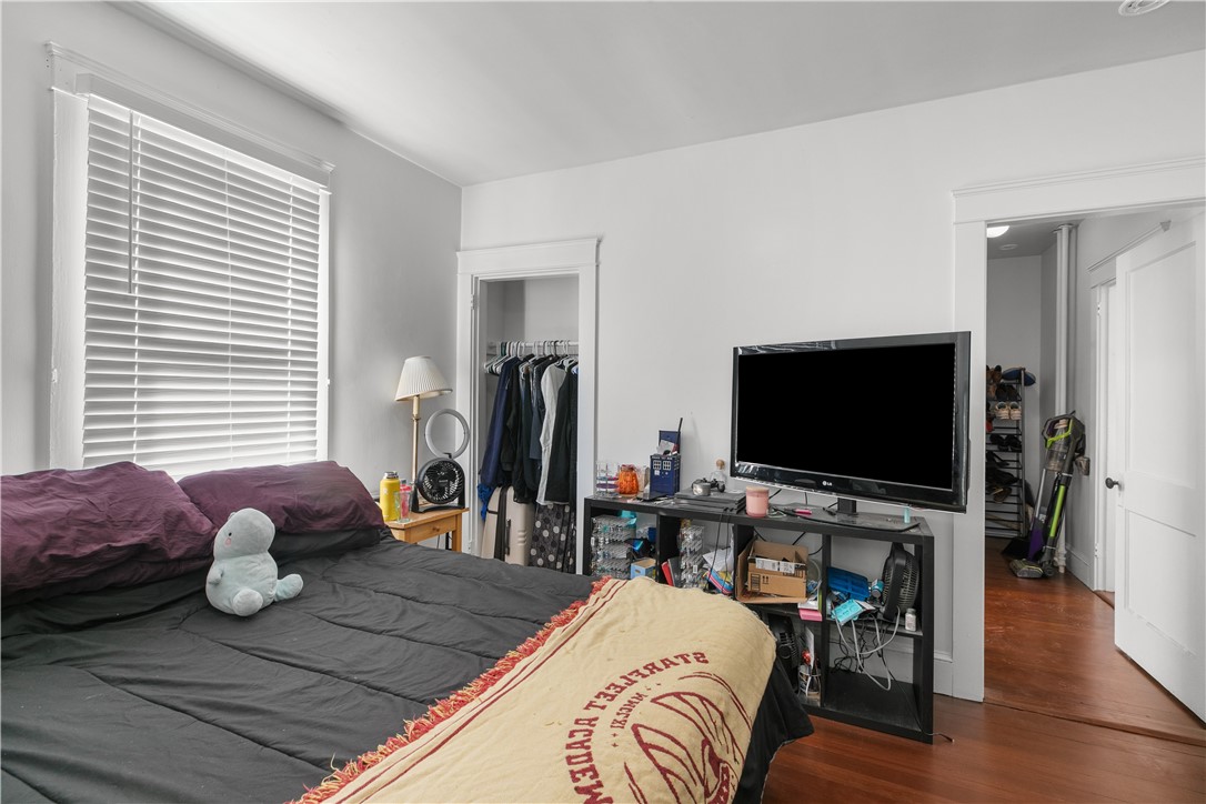 Newport, Rhode Island 02840, United States, 2 Bedrooms Bedrooms, ,1 BathroomBathrooms,Residential,Pending,13747