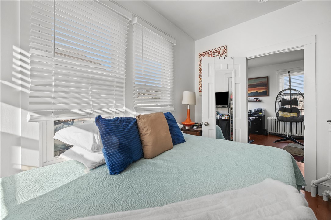 Newport, Rhode Island 02840, United States, 2 Bedrooms Bedrooms, ,1 BathroomBathrooms,Residential,Pending,13747