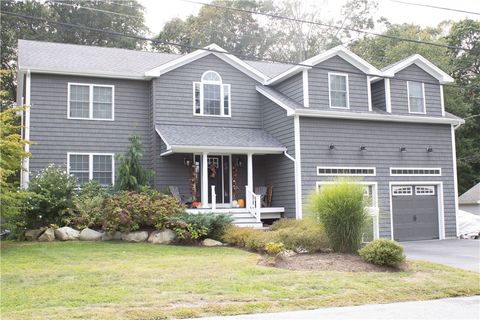 27 Rosedale Avenue Barrington RI 02806