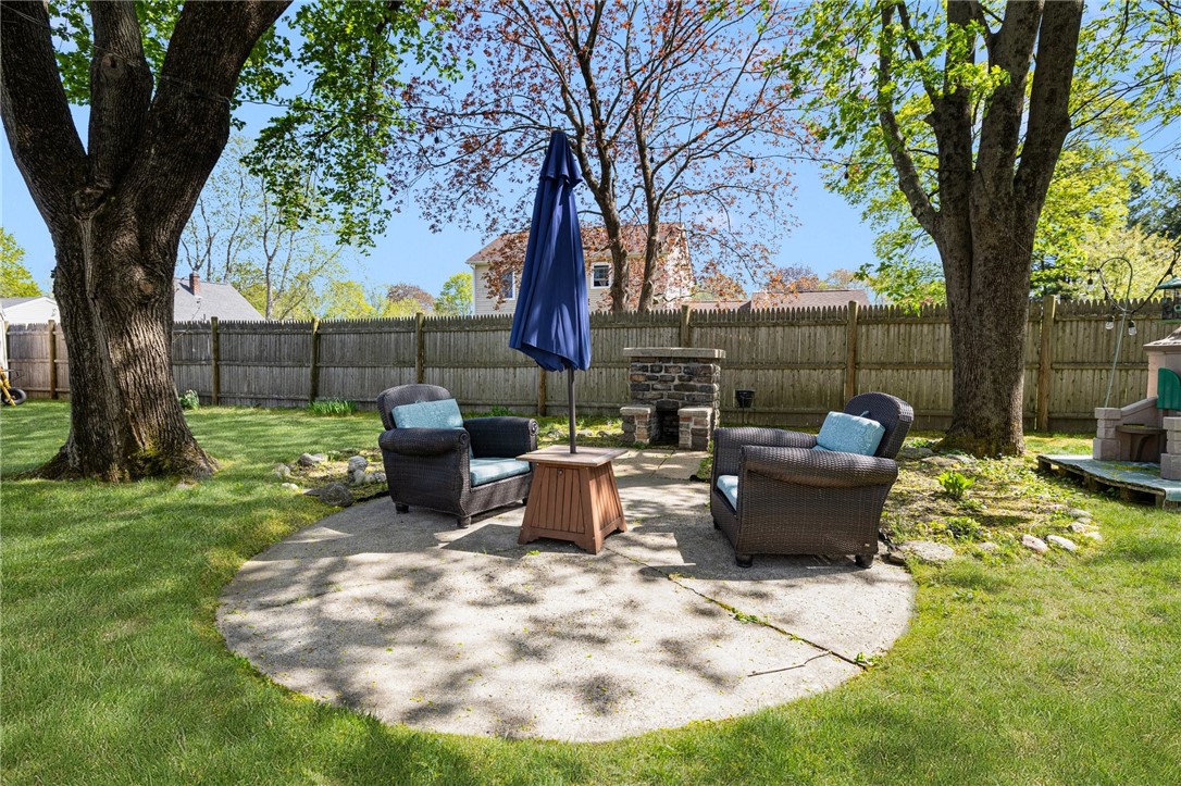 Warwick, Rhode Island 02818, United States, 3 Bedrooms Bedrooms, ,3 BathroomsBathrooms,Residential,Pending,120918