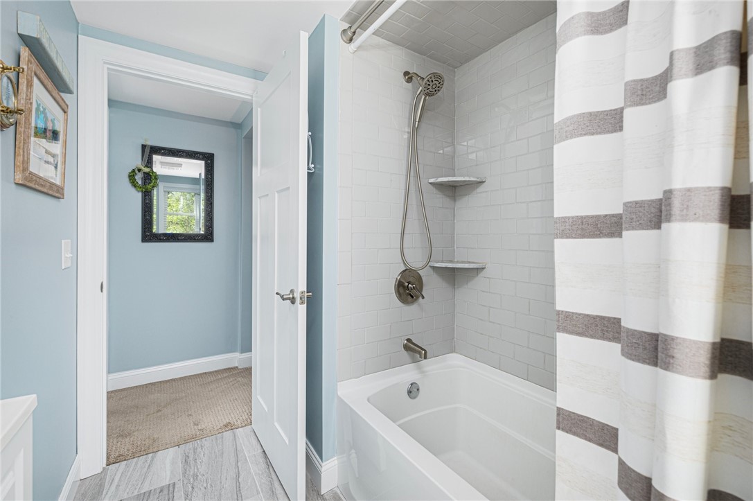 Warwick, Rhode Island 02818, United States, 3 Bedrooms Bedrooms, ,3 BathroomsBathrooms,Residential,Pending,120918