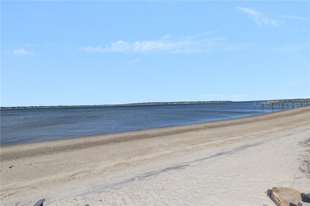 Warwick, Rhode Island 02818, United States, 3 Bedrooms Bedrooms, ,3 BathroomsBathrooms,Residential,Pending,120918