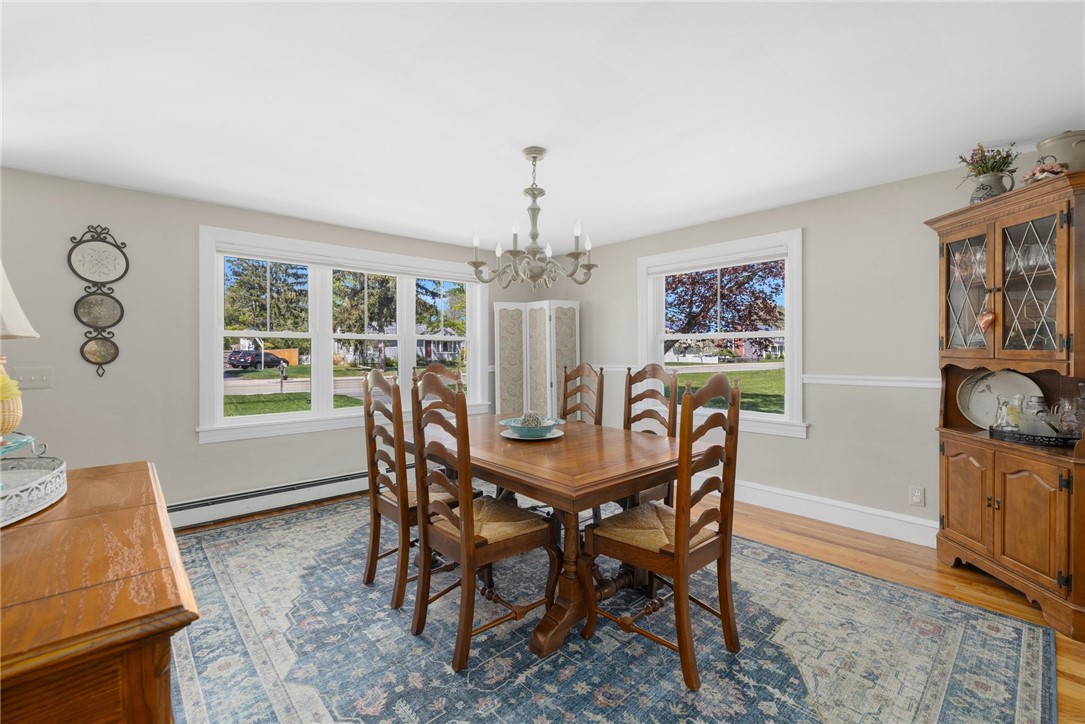 Warwick, Rhode Island 02818, United States, 3 Bedrooms Bedrooms, ,3 BathroomsBathrooms,Residential,Pending,120918