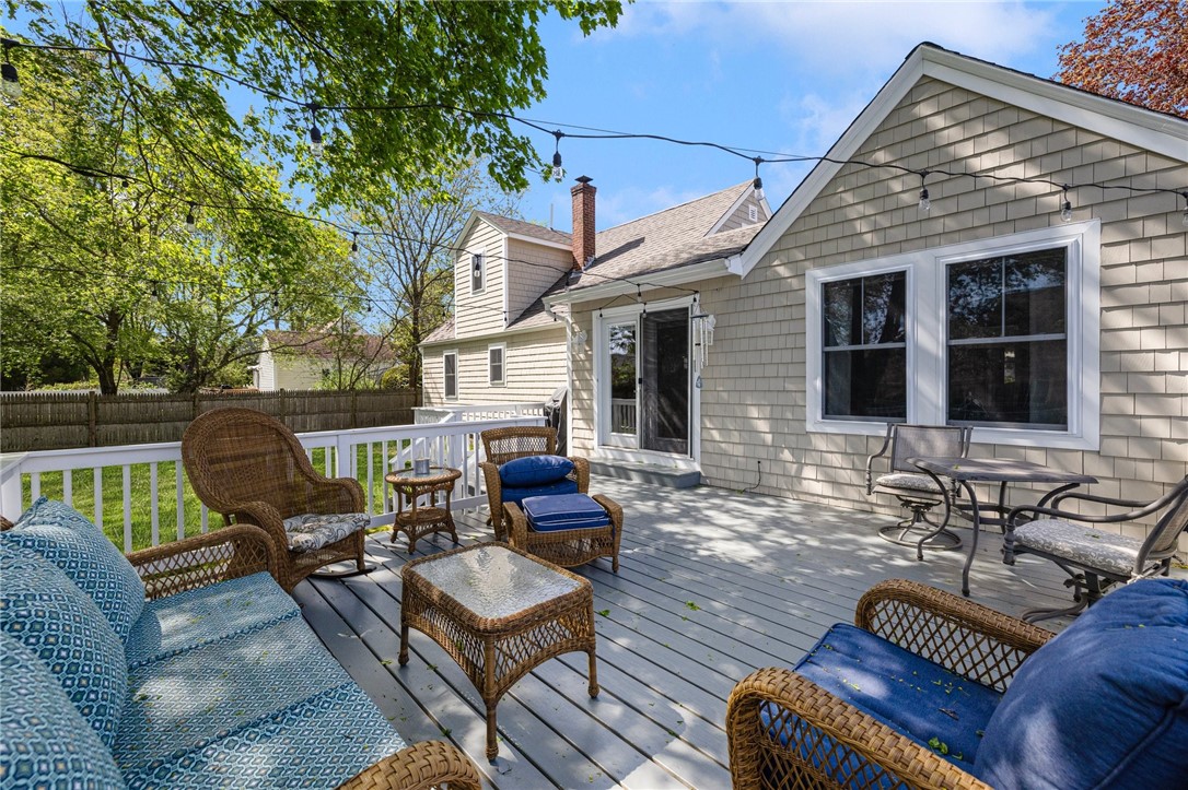 Warwick, Rhode Island 02818, United States, 3 Bedrooms Bedrooms, ,3 BathroomsBathrooms,Residential,Pending,120918