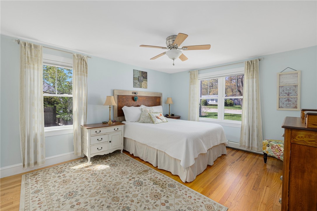 Warwick, Rhode Island 02818, United States, 3 Bedrooms Bedrooms, ,3 BathroomsBathrooms,Residential,Pending,120918