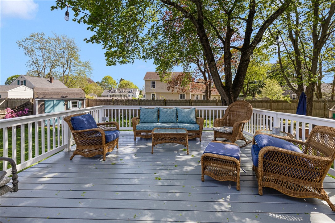 Warwick, Rhode Island 02818, United States, 3 Bedrooms Bedrooms, ,3 BathroomsBathrooms,Residential,Pending,120918