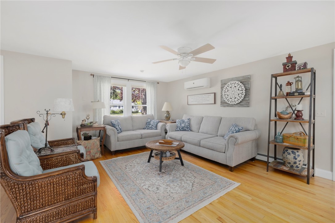 Warwick, Rhode Island 02818, United States, 3 Bedrooms Bedrooms, ,3 BathroomsBathrooms,Residential,Pending,120918