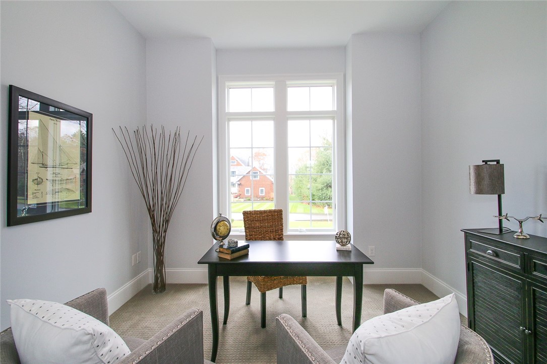 Warwick, Rhode Island, 02818, United States, 3 Bedrooms Bedrooms, ,2 BathroomsBathrooms,Residential,Active,2052011