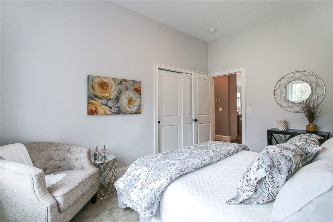 Warwick, Rhode Island, 02818, United States, 3 Bedrooms Bedrooms, ,2 BathroomsBathrooms,Residential,Active,2052011
