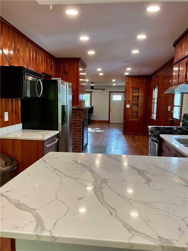 190 E Shore Drive