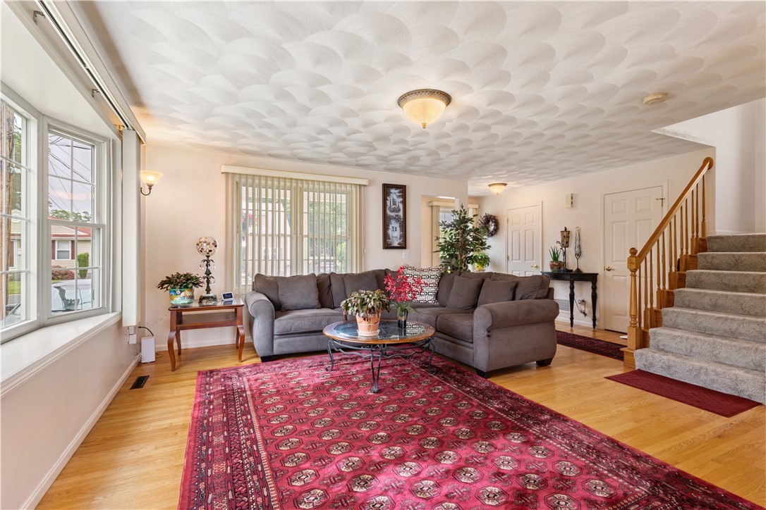 53 Hyde Avenue
