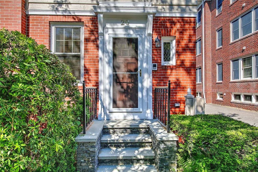 20 Grotto Avenue