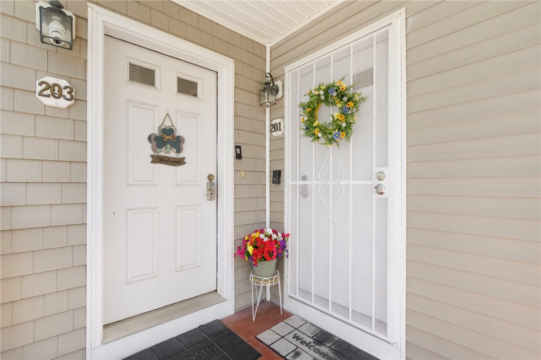 231 Maple Avenue 201