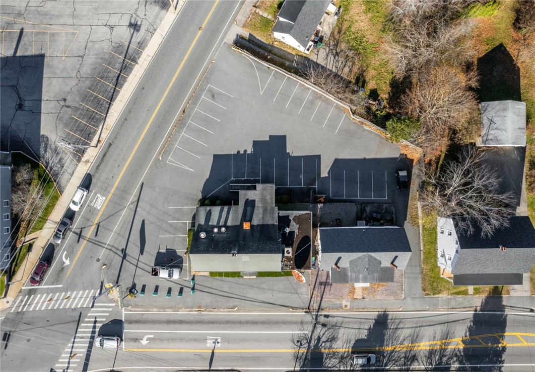 1593 Centerville Road 1595