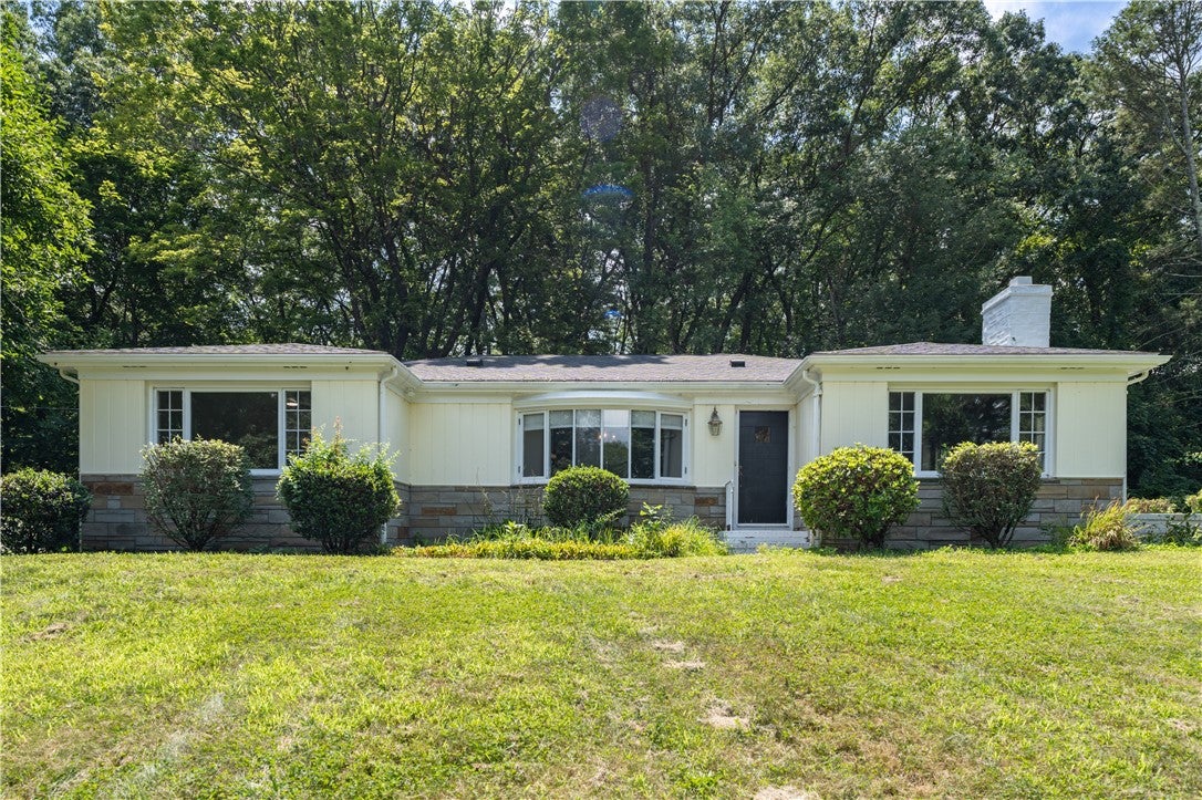 6 Old Pound Hill Road