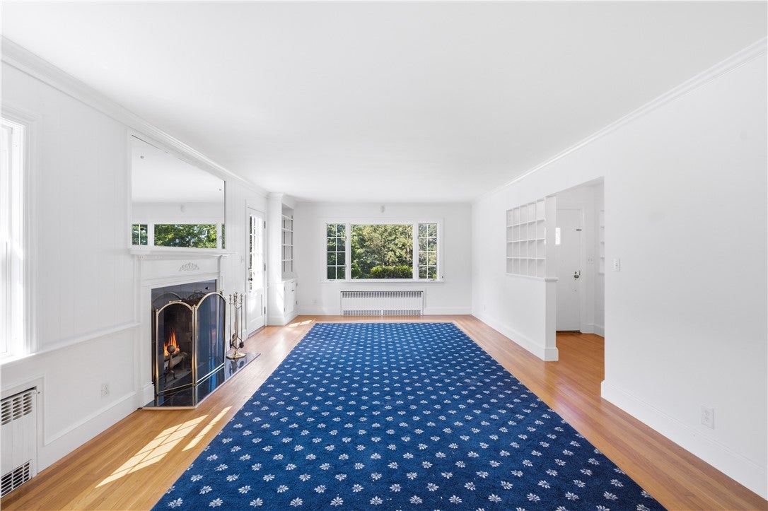 6 Old Pound Hill Road
