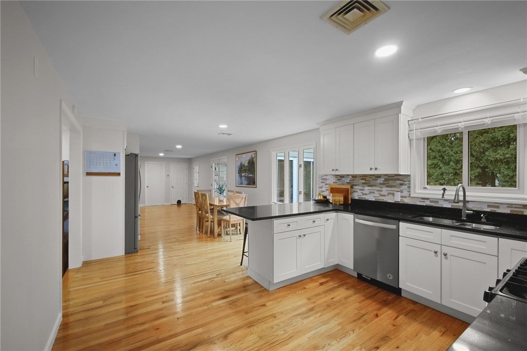 22 Oakhurst Drive