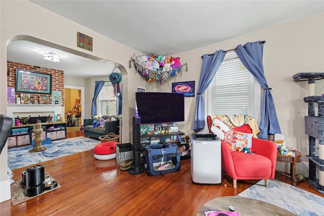 84 Doyle Avenue 86