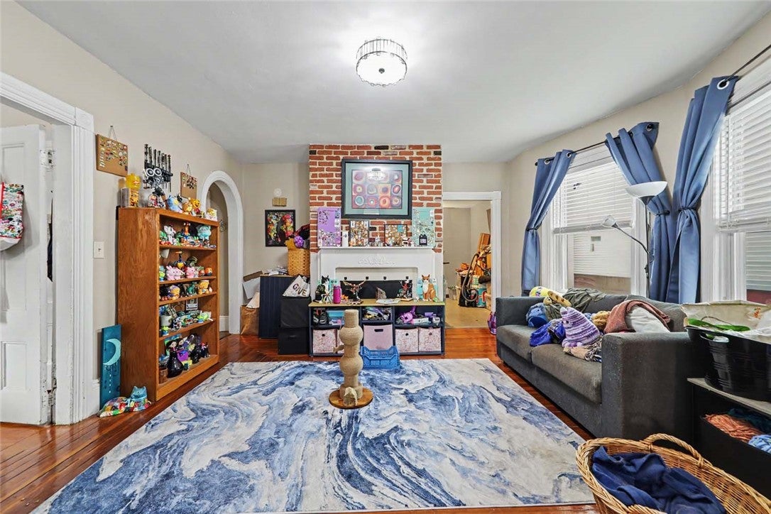 84 Doyle Avenue 86