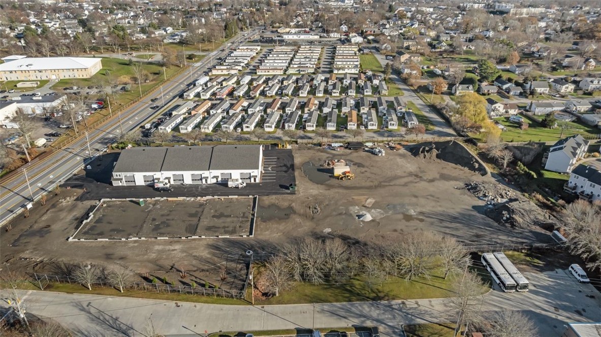 300 Coddington Highway 202 & 204