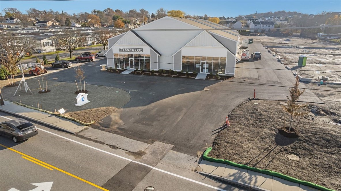 300 Coddington Highway 202 & 204