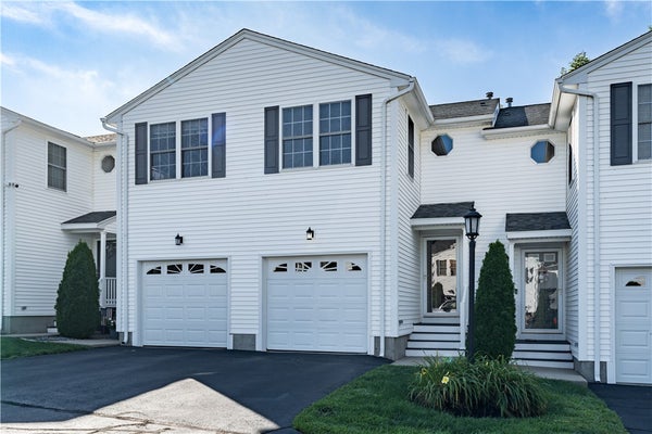 572 SMITHFIELD RD UNIT 16, NORTH PROVIDENCE, RI 02904 - Image d29724b9abc52fa1ceeabd4e5869dc04/2198390066