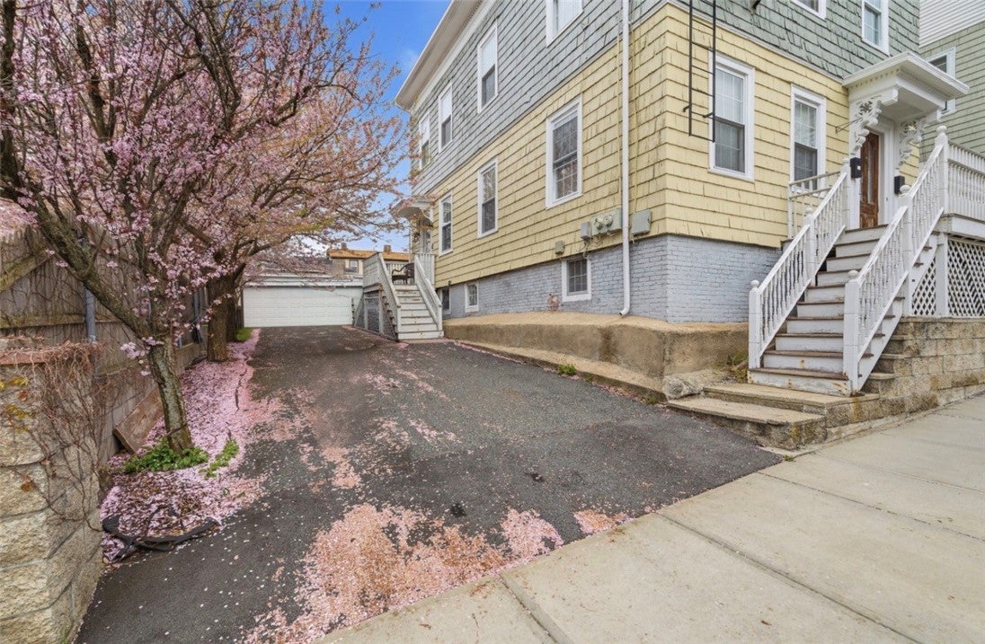 194 Gano Street