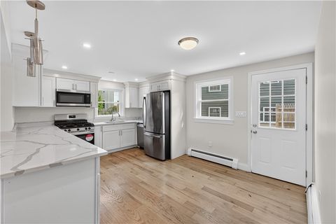 31 Peach Avenue Providence RI 02906