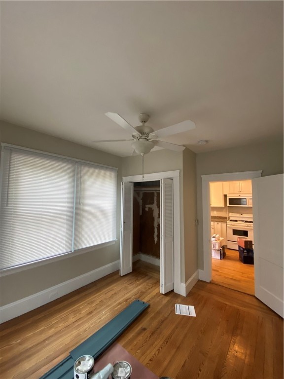 Warwick, Rhode Island 02886, United States, 3 Bedrooms Bedrooms, ,2 BathroomsBathrooms,Residential,Active,150541