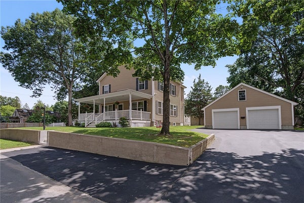 81 ROGERS AVE, BARRINGTON, RI 02806 - Image d31bd8ca21c654cea69f68449cfdce7f/2239010147