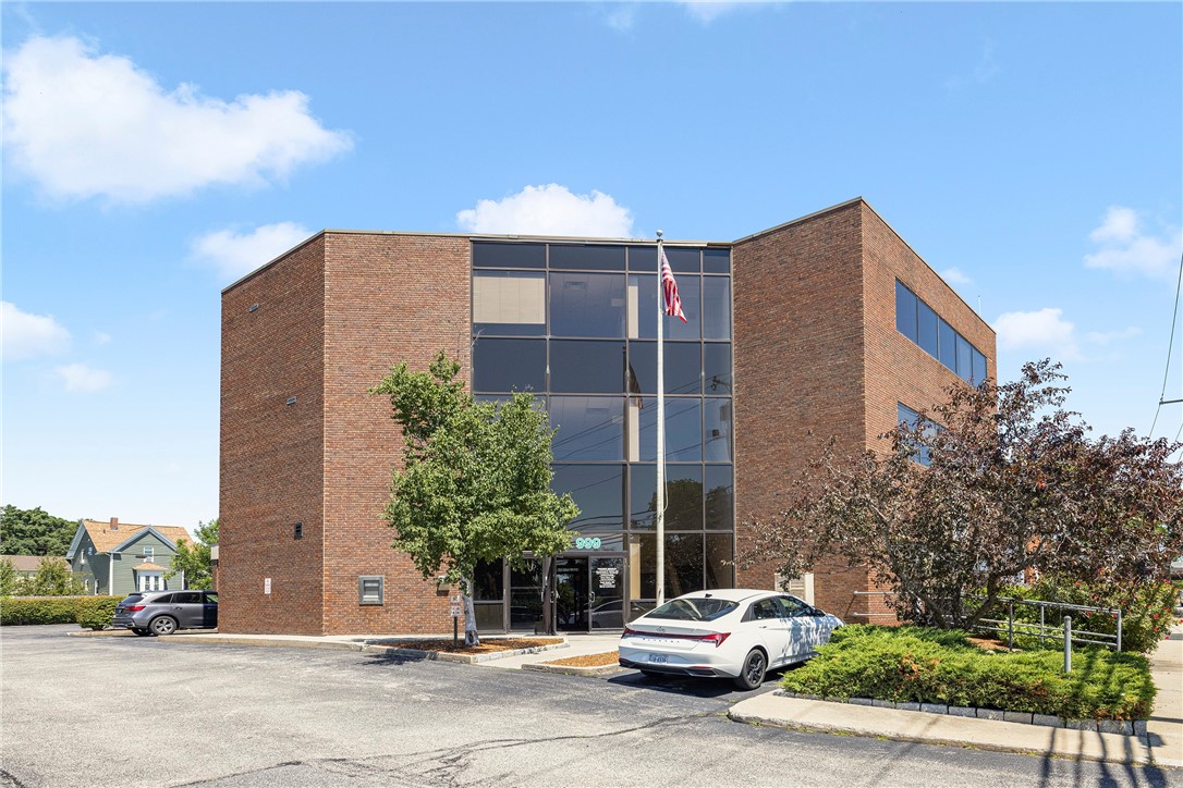 999 South Broadway 1