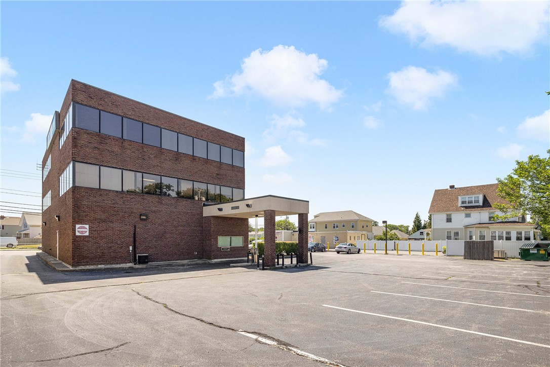 999 South Broadway 1