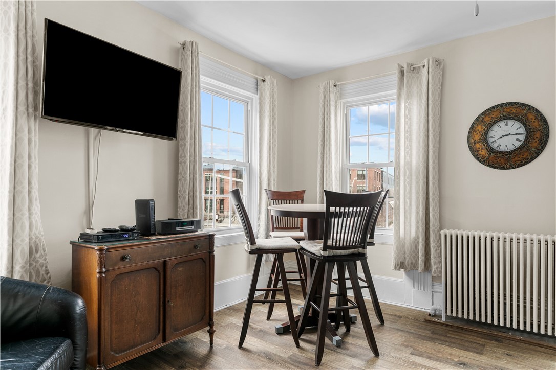 Newport, Rhode Island 02840, United States, 3 Bedrooms Bedrooms, ,1 BathroomBathrooms,Residential,Active,104521