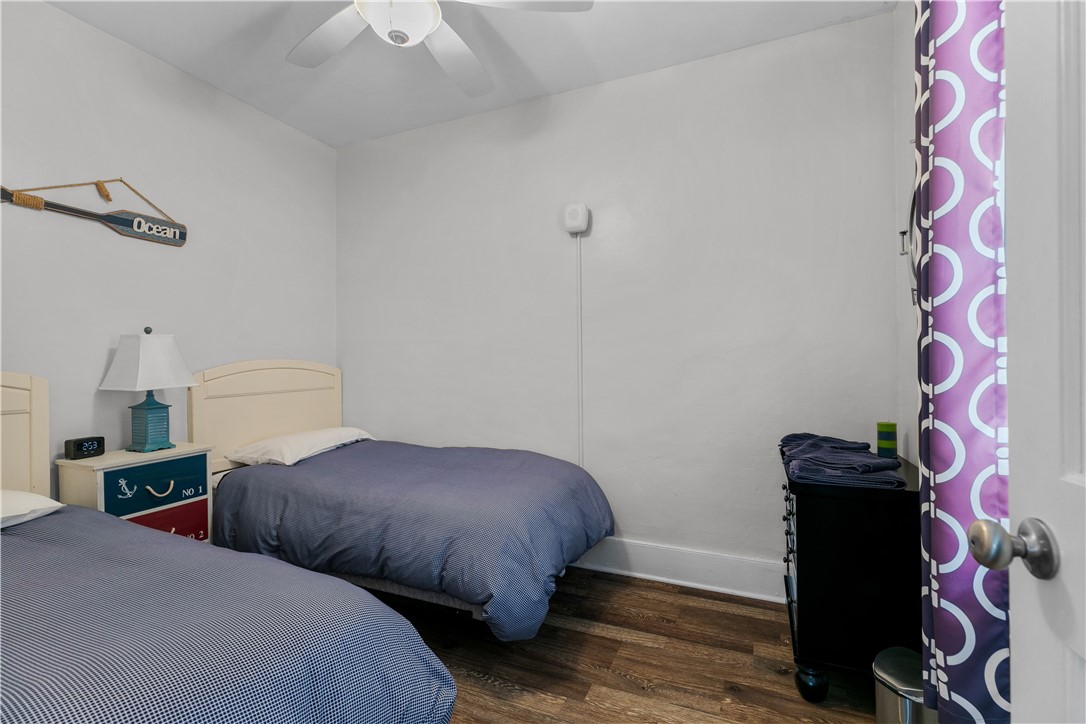 Newport, Rhode Island 02840, United States, 3 Bedrooms Bedrooms, ,1 BathroomBathrooms,Residential,Active,104521