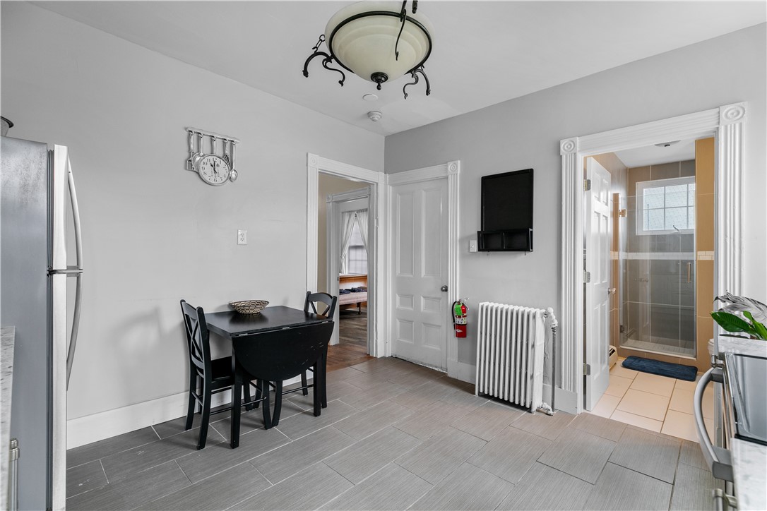 Newport, Rhode Island 02840, United States, 3 Bedrooms Bedrooms, ,1 BathroomBathrooms,Residential,Active,104521